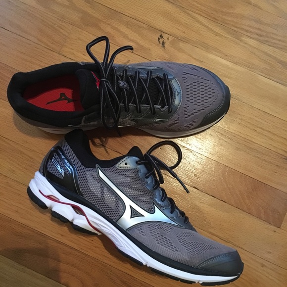 mens mizuno wave rider 21